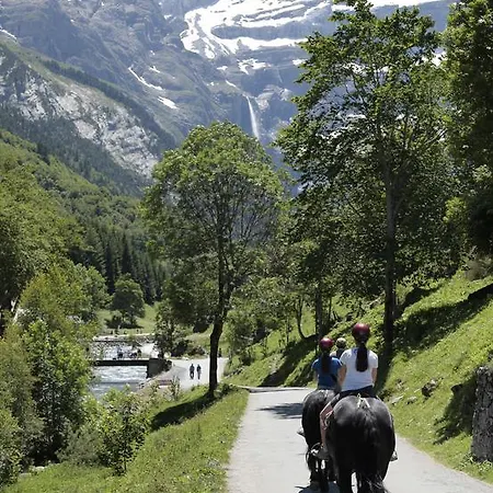 Vignemale فندق 3*