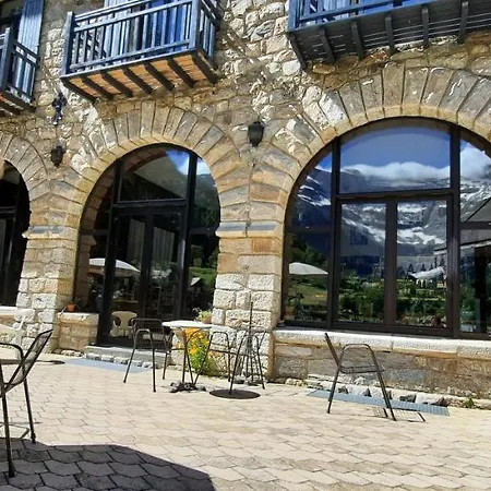 فندق Vignemale 3*